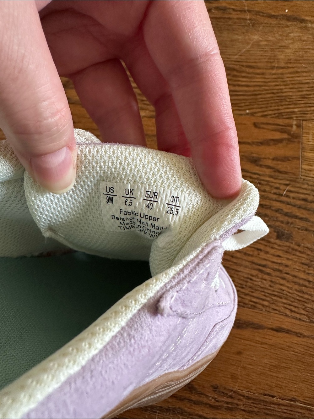 Women’s Size 9 Lavender Suede Dr. Scholl’s ‘Time Off’ Sneaker with Red Accents - Picture 6 of 6